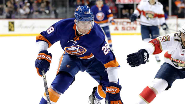 brock-nelson-islanders-contract-1300.jpg